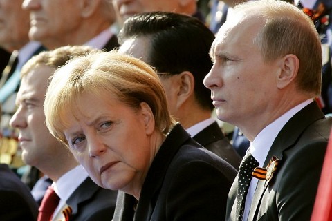 Bundeskanzlerin Merkel auf der Ehrentribüne